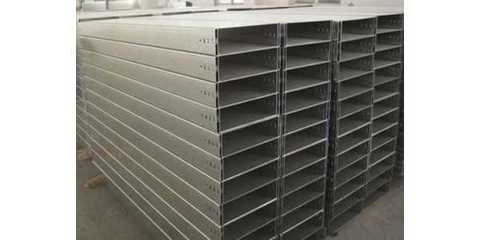 廣州鋁合金橋架廠家及電纜橋架價格解析——以廣州市南沙區(qū)興聯(lián)金屬制品廠（普通合伙）與配電柜應用為例